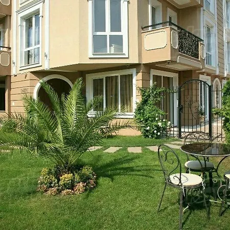Studio In Dawn Park Deluxe סאני ביץ'